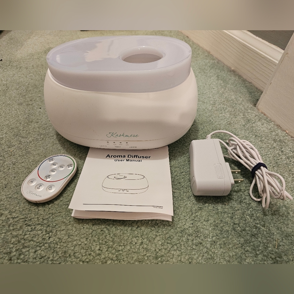 Kashmere White Aroma Diffuser with Remote